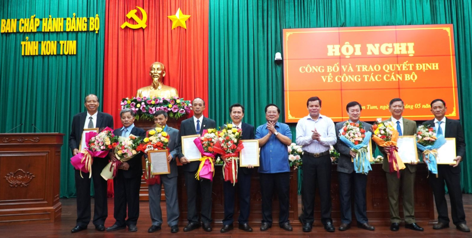 Hội nghị công bố và trao Quyết định công tác cán bộ
